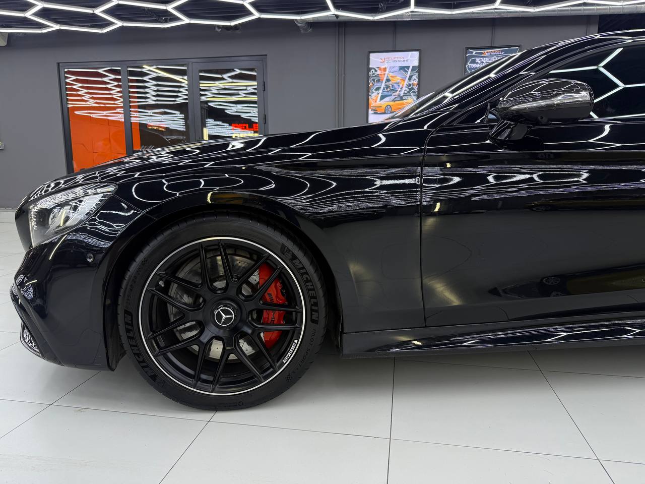 Бронирование лобового стекла Mercedes-AMG S63: защита на уровне автомобиля